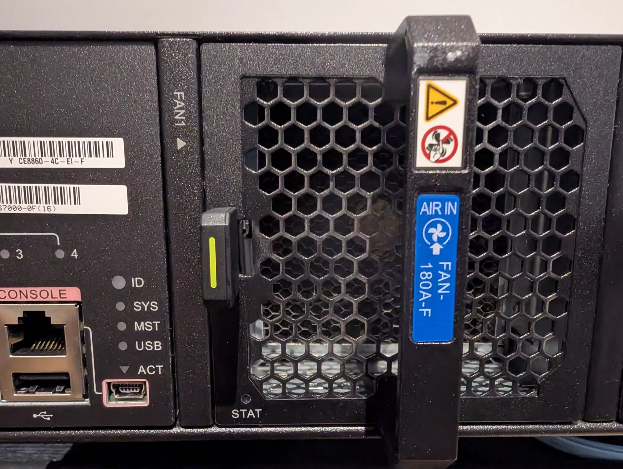 Huawei CE8860-4C-EI Switch Bild 4