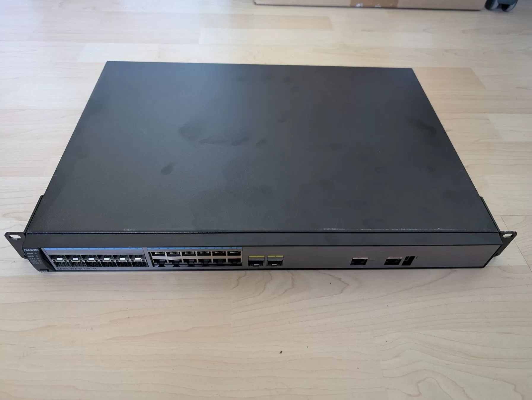 Huawei S5700-26X-SI-12S-AC Switch