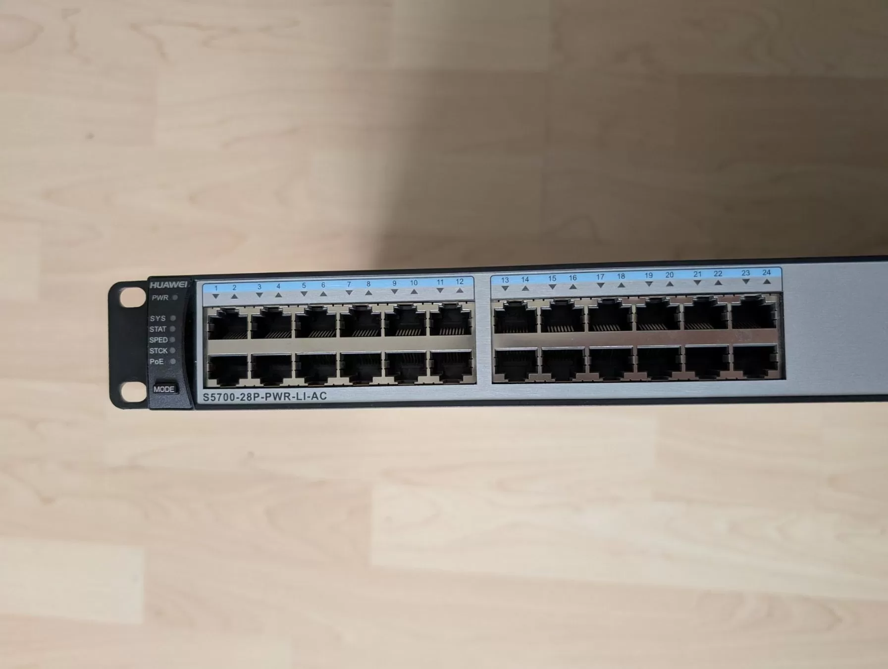 Huawei S5700-28P-PWR-LI Switch Bild 2